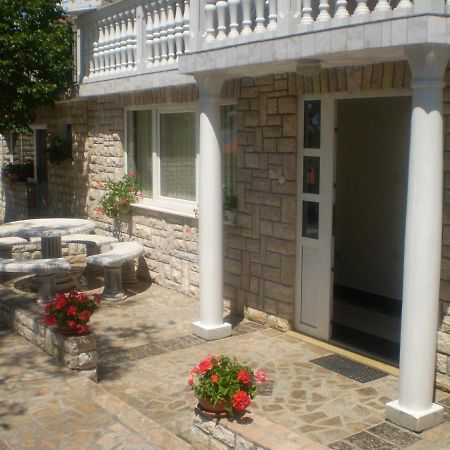 סנג' Apartments Barbara מראה חיצוני תמונה