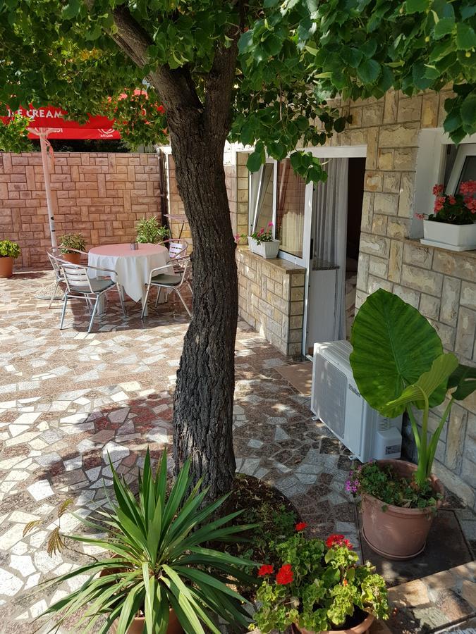 סנג' Apartments Barbara מראה חיצוני תמונה